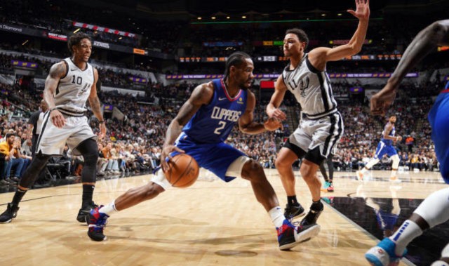 字母哥狂砍四十加十七雄鹿轻取尼克斯巩固排名