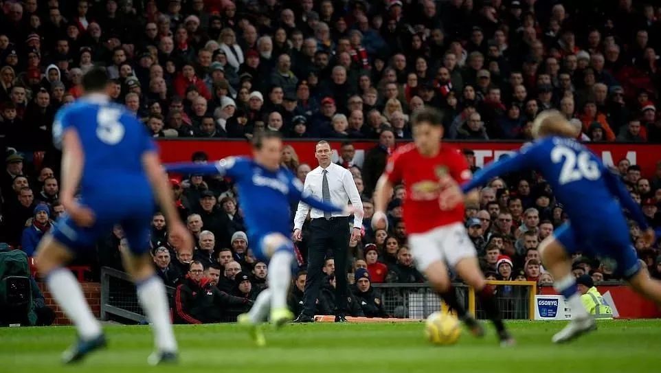 卡利亚里主场遇挫,不敌劲旅暴露实力差距  卡利亚里主场遇挫,不敌劲旅暴露实力差距