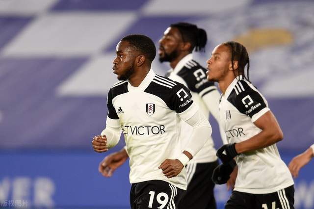  富勒姆米特罗维奇暴力头槌，克拉文农场捍卫主场尊严  